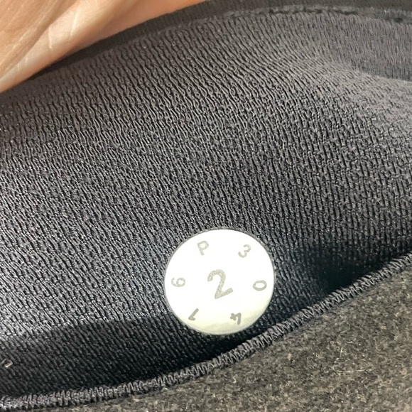 Lululemon Black Fresh Tracks Pant Joggers Leggings Sz 2 520 - Picture 9 of 9